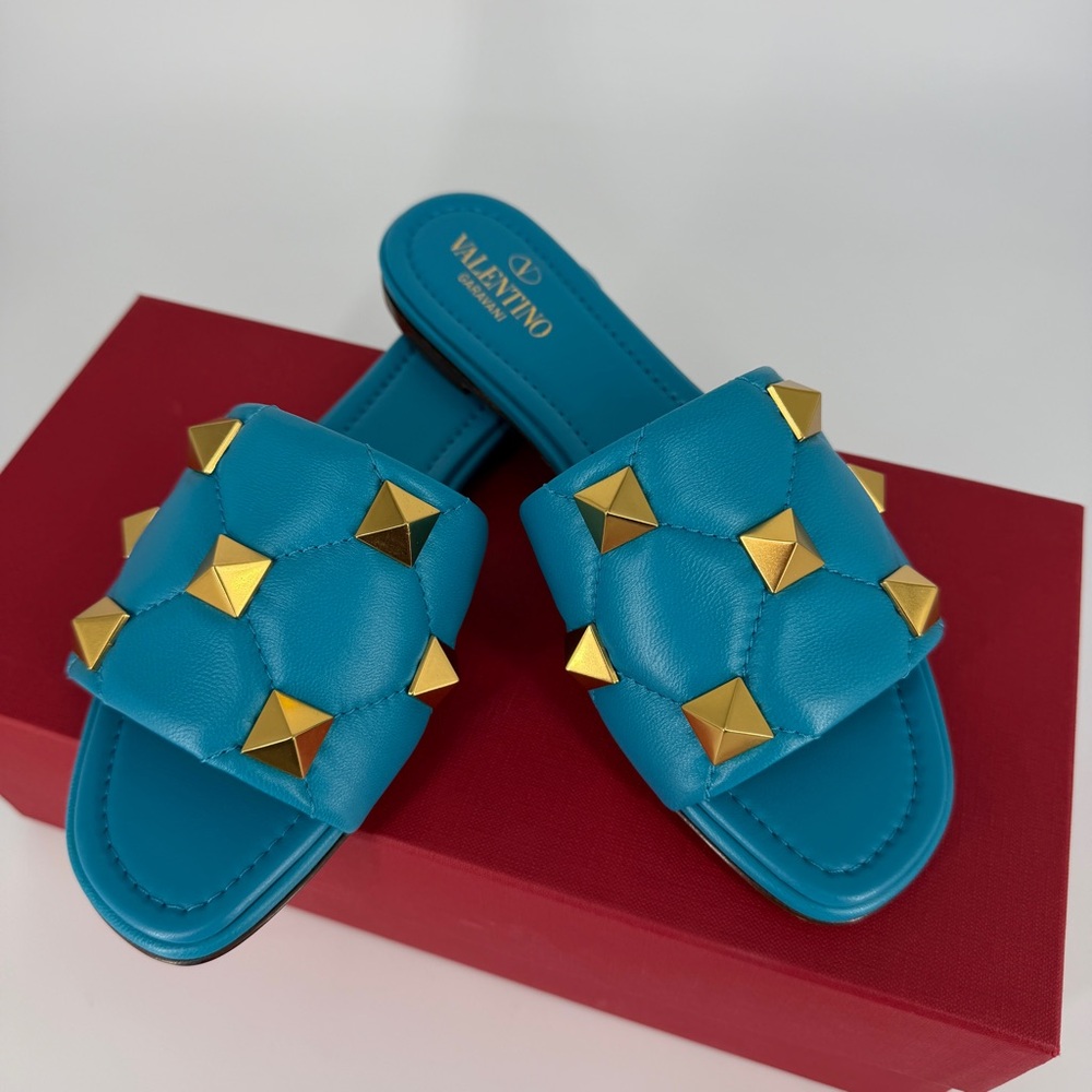 Valentino 36.5 Classic Roman Stud Quilted Sky Fall JR7 Studded Sandals E393